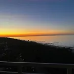 340 - Sea View & 10th Floor Apartmán *