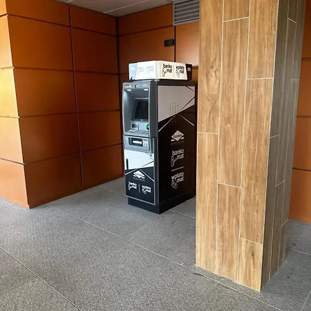 340 - Sea View & 10th Floor דירה