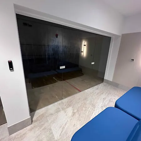340 - Sea View & 10th Floor Appartement *